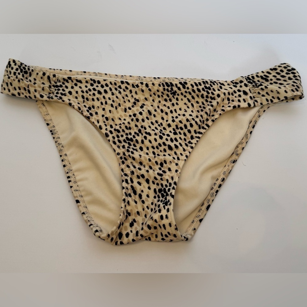 Hollister  swim bottoms cheetah print size S